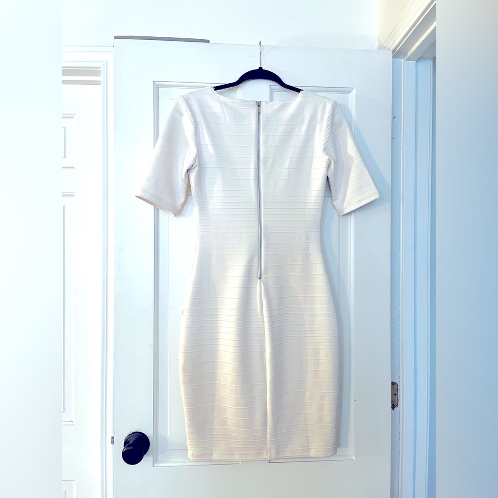 Sweetheart Neck White Fitted Dress - Picture 2 of 4